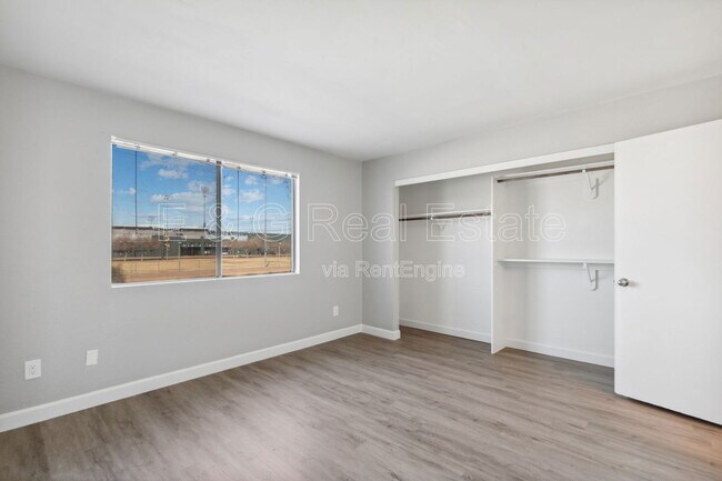 Building Photo - 30 E Brown Rd