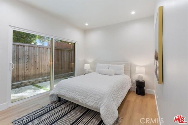 Building Photo - 22450 Dolorosa St