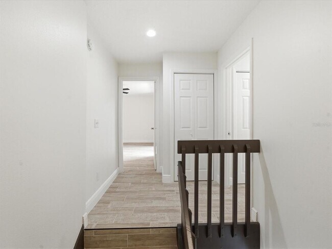 Building Photo - 15446 E Pond Woods Dr