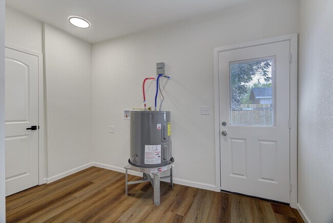 Building Photo - 6608 Avenue O