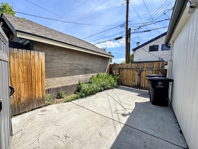 Building Photo - 1404 Meade St