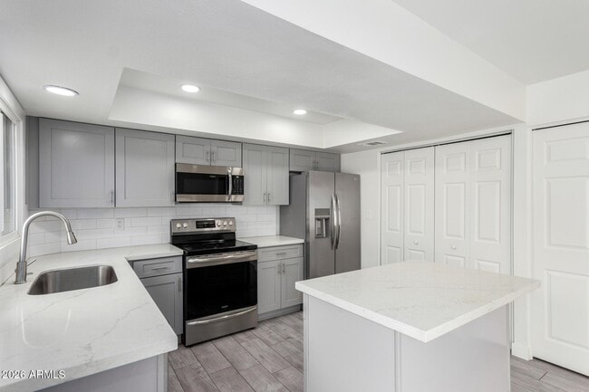 Building Photo - 1586 West Campbell Ave