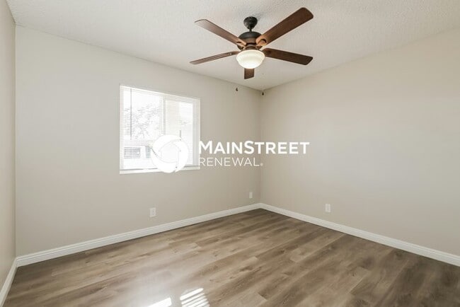 Building Photo - 4 Bedroom Pet-Friendly Home in LAS VEGAS, NV with Main Street Renewal