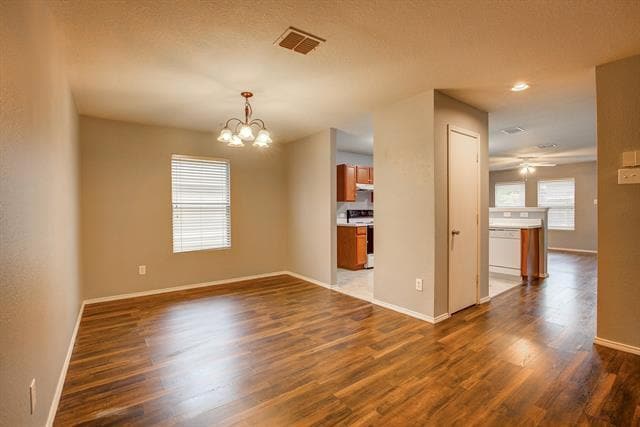 Building Photo - 705 Poncho Ln