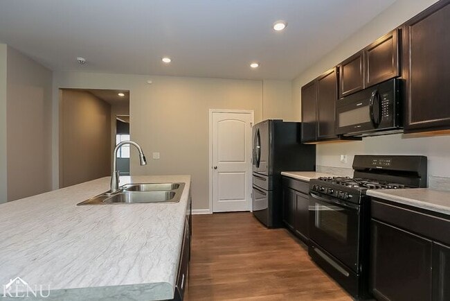 Building Photo - 2216 Carefree Ln