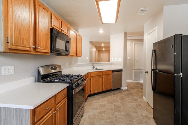 Building Photo - 4815 Gypsy Forest Dr