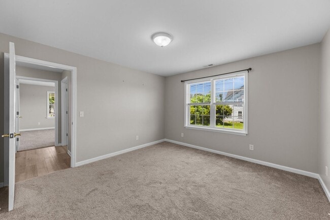 Building Photo - 3 Bed 2 Bath Marshallberg Home Available now