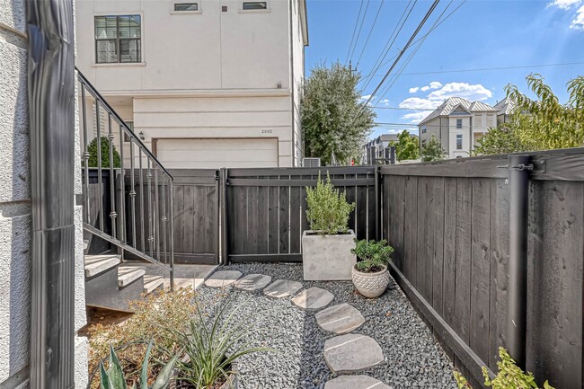 Building Photo - 2516 Bevis St