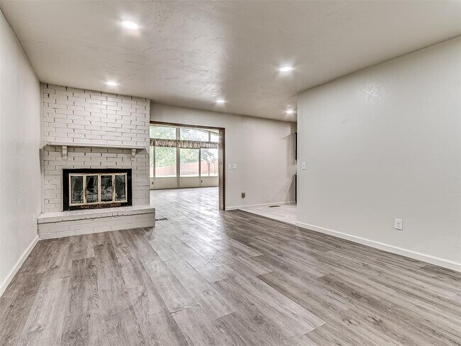 Building Photo - 1170 Mockingbird Cir