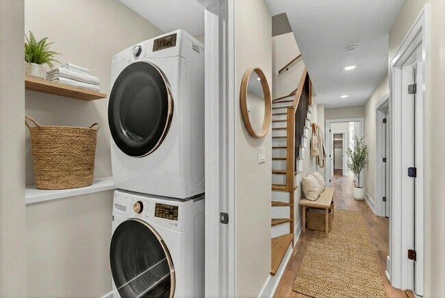 Building Photo - 4846 S St Lawrence Ave