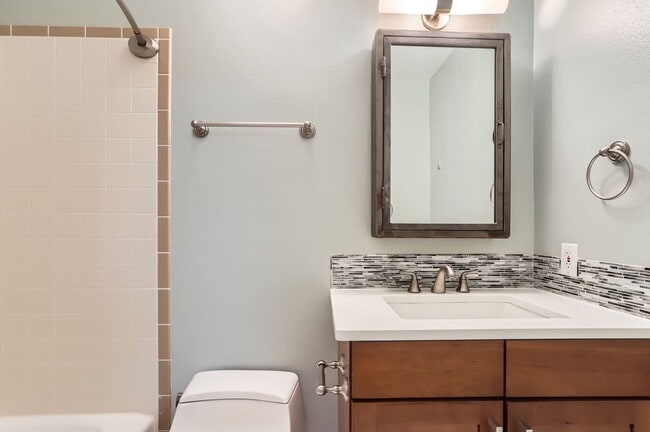 Building Photo - AMAZING LOCATION 2 Bed 2 Bath Condo In The Heart of Downtown Boulder