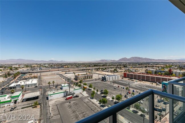 Building Photo - WELCOME TO LUXURY LIVING AT THE OGDEN HIGH...