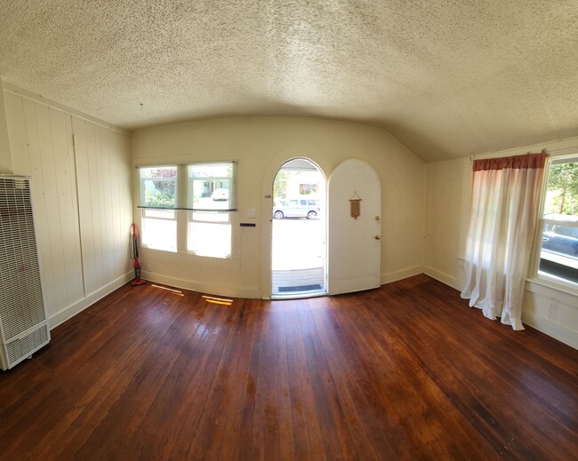 Building Photo - Jeffrey and Foothill Properties