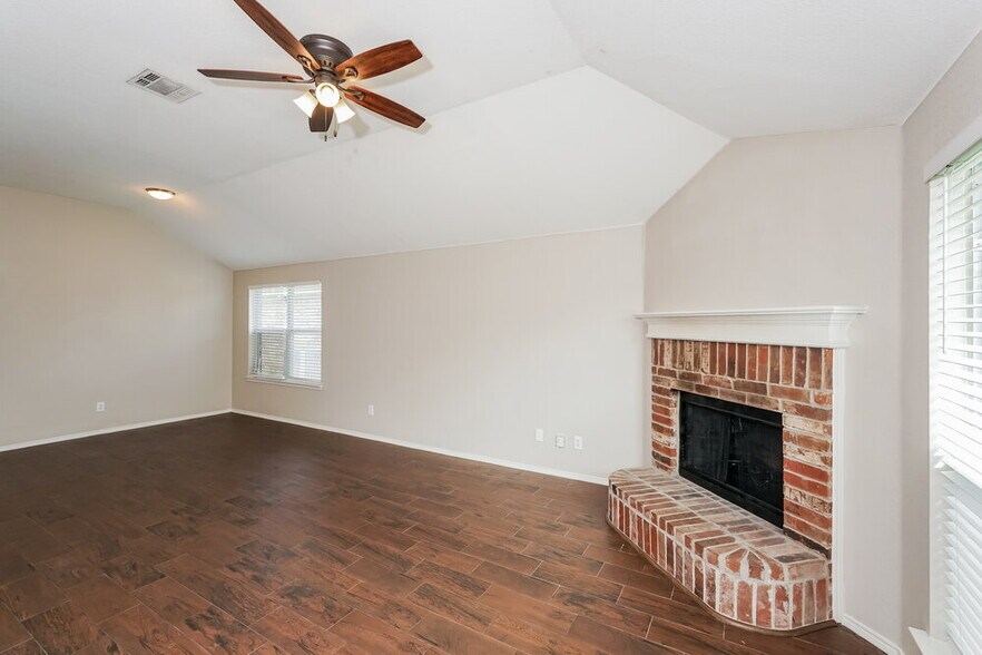 Building Photo - 1320 Sierra Blanca Dr