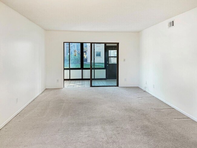 Building Photo - 6090 N Sabal Palm Blvd