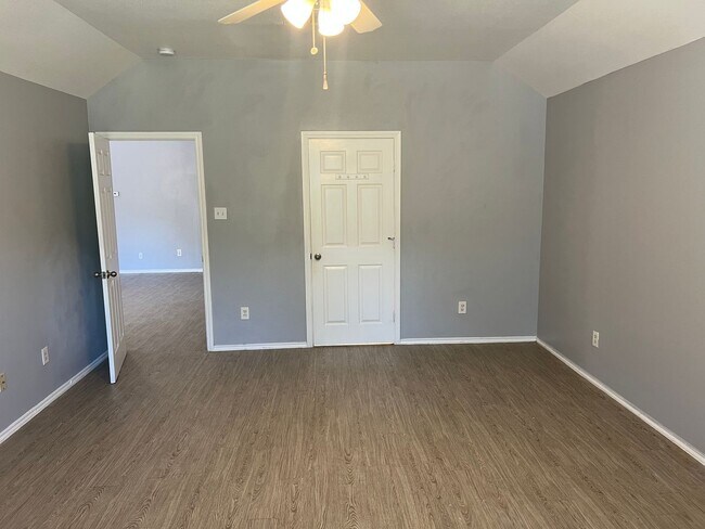 Building Photo - Eagle Springs Home Ready for Immediate Occupancy