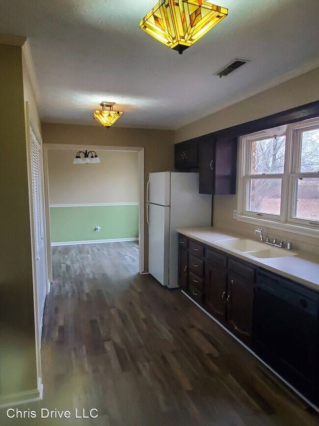 Building Photo - 3 br, 2 bath House - 402 SCOTT RD