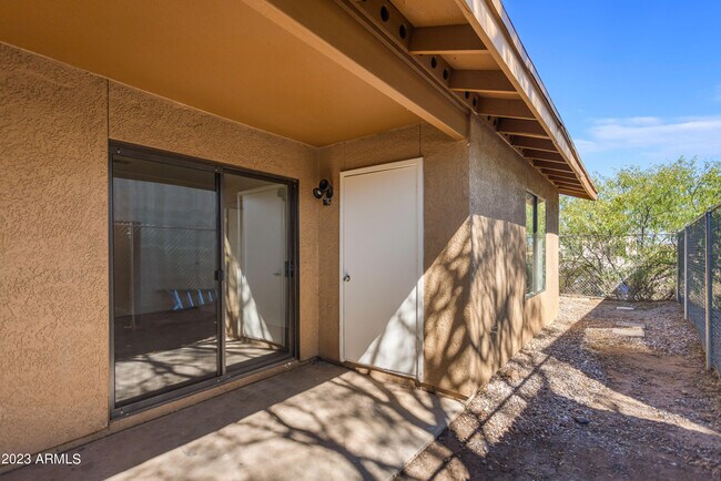 Building Photo - 4147 Calle Barona