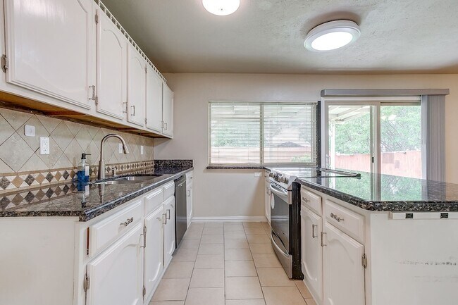 Building Photo - 5316 N Colony Blvd