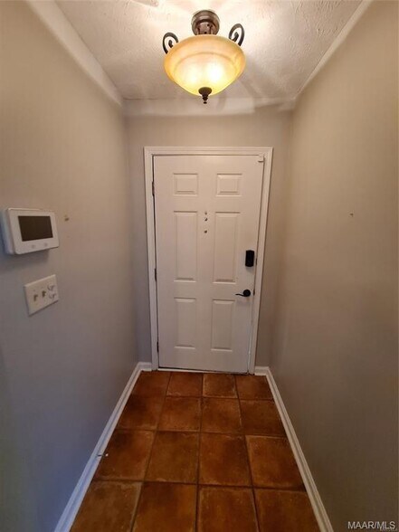 Building Photo - 6604 English Oak Ct