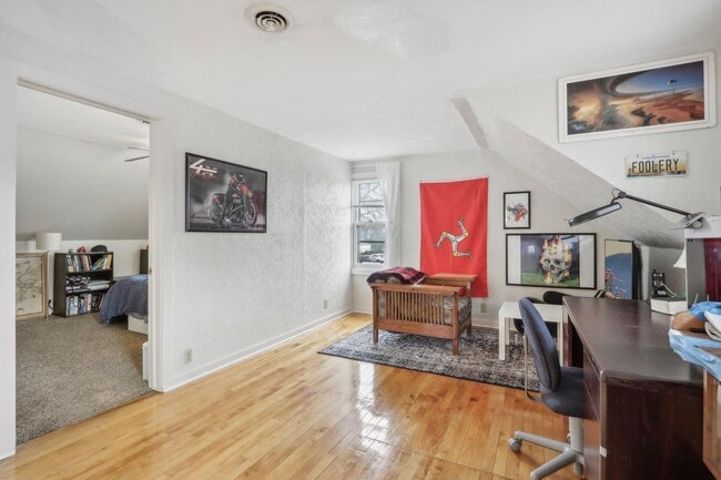 Building Photo - 2451 S 68th St