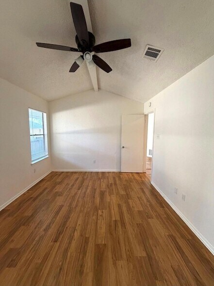 Building Photo - 12021 Shady Springs Rd