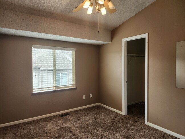 Building Photo - 5537 Denmark Ct