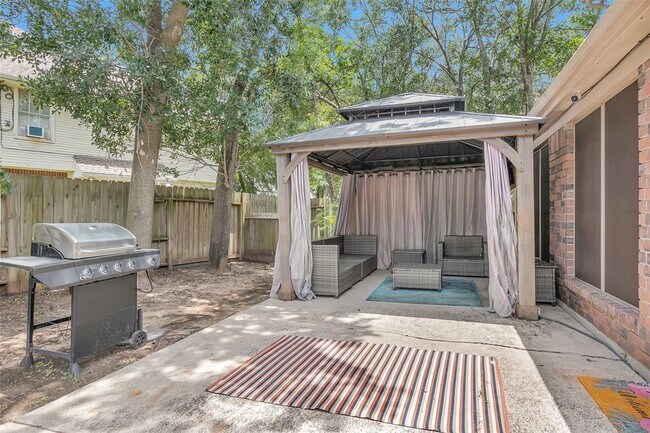 Building Photo - 16042 Glenbrook Knoll Ln