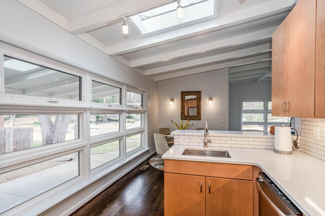 Building Photo - 1134 Baker Ln