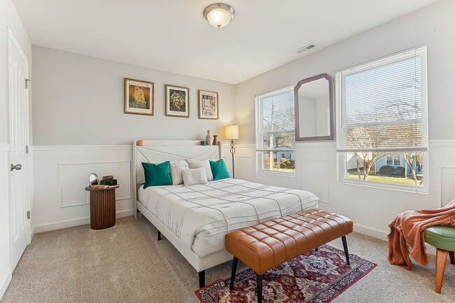 Building Photo - Stunning home in Norfolk!