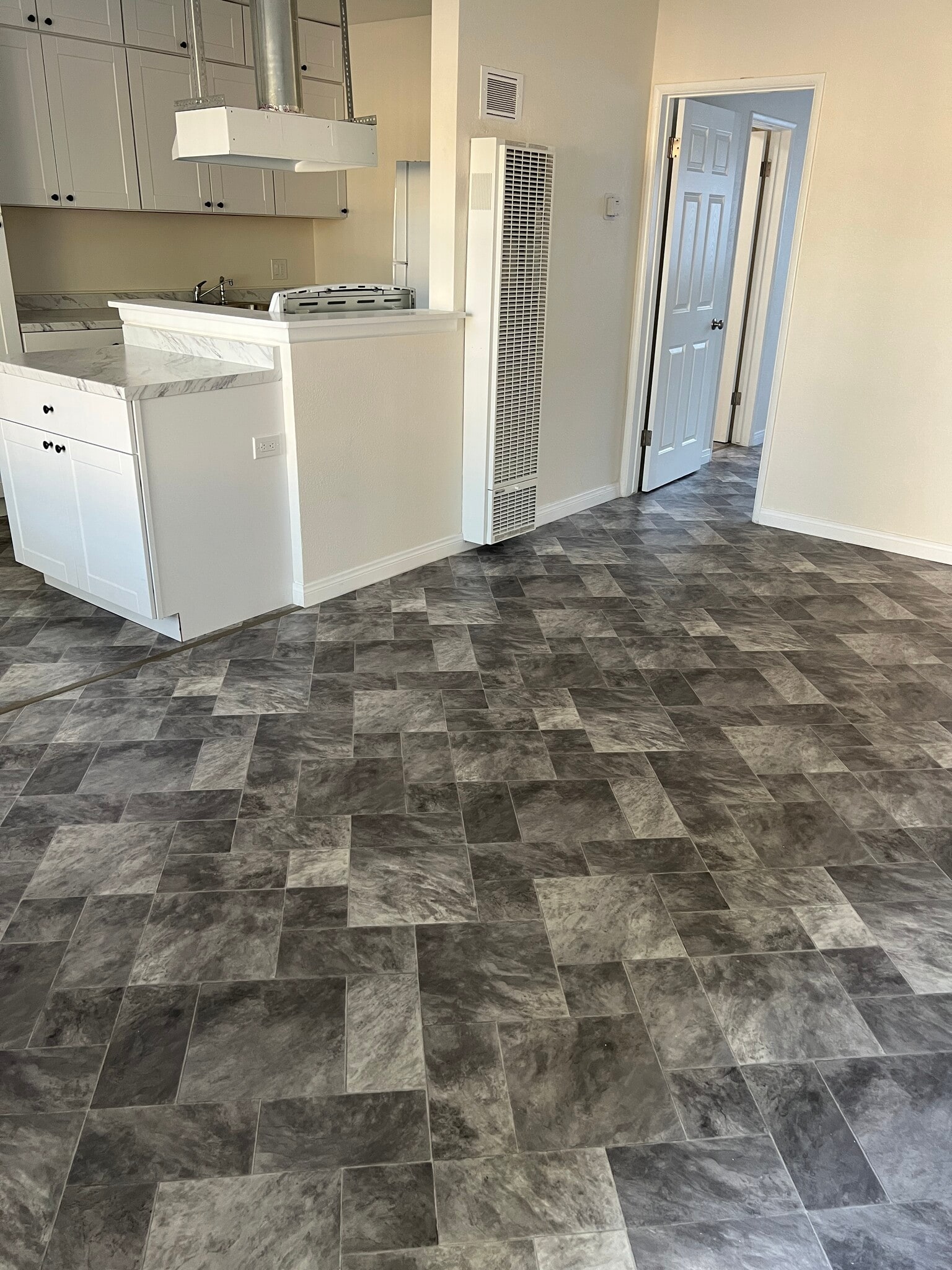 Building Photo - 2324 E Commonwealth Ave