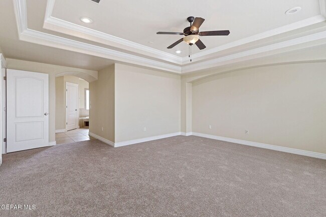 Building Photo - 6285 Wildwood Ct
