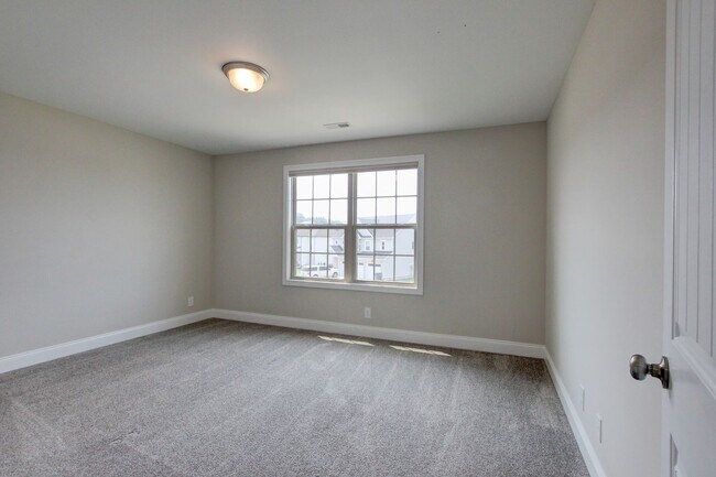 Building Photo - 230 Cotoneaster Ln