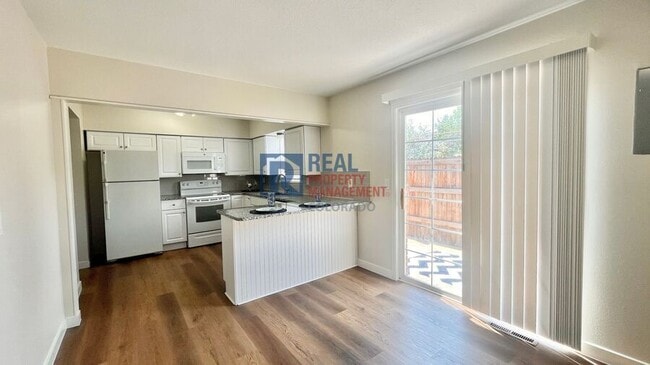 Building Photo - 4543 S Lowell Blvd