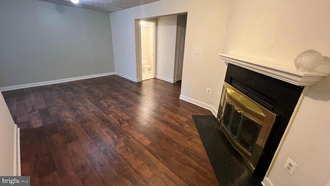 Building Photo - 20320 Cedarhurst Way