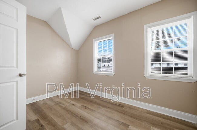 Building Photo - 9 Decatur St