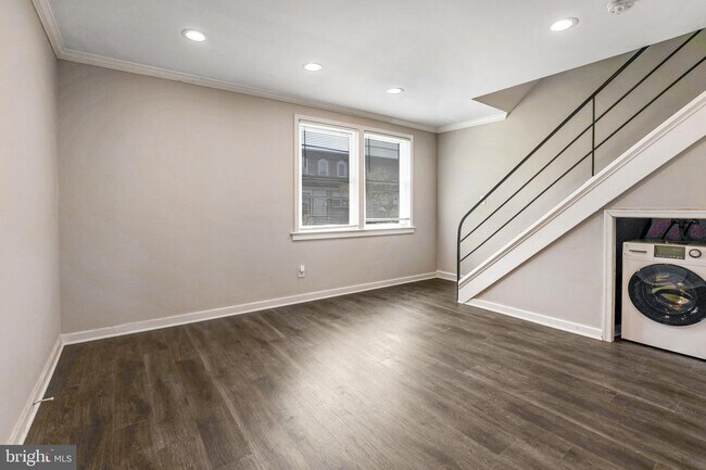 Building Photo - 3815 28th Ave