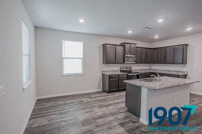 Building Photo - Stunning Modern 3-Bedroom Home in Newcastl...