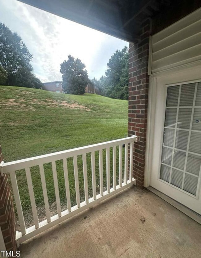 Building Photo - 1611 Kenmore Dr
