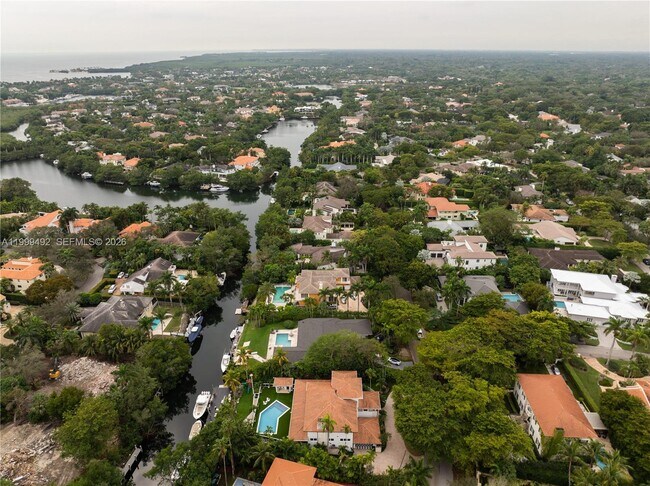 Building Photo - 7125 Los Pinos Blvd