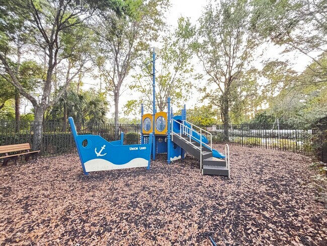 Building Photo - 9480 SW Merlin Ct