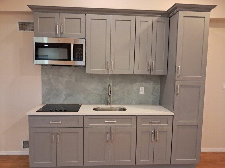 Building Photo - 17 Gaetano Ln