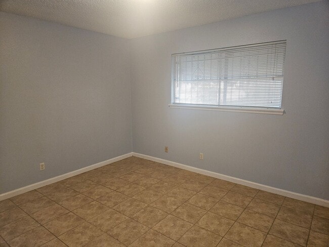 Building Photo - 6823 Grass Valley Dr