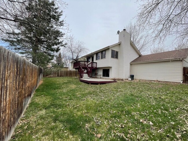 Building Photo - Sun-Filled 3-Bed, 2.5-Bath home with Deck ...