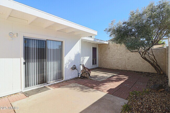 Building Photo - 4346 N 19th Dr