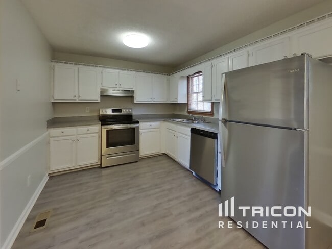 Building Photo - 184 Clydesdale Ln SE