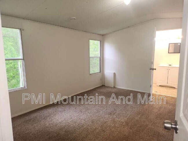 Building Photo - 26 Misty Mountain Way