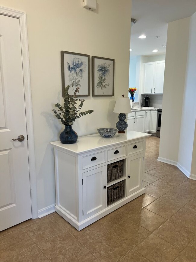 Building Photo - Beautiful Condo in Rehoboth