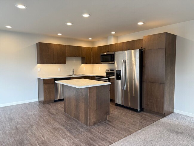 Building Photo - 7415 Saddlebrook Lp