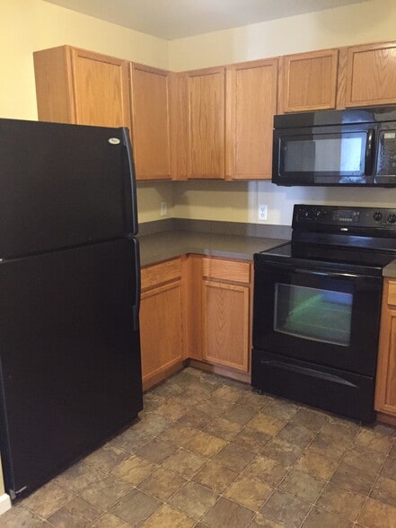 Kitchen - 136 Bertram Dr